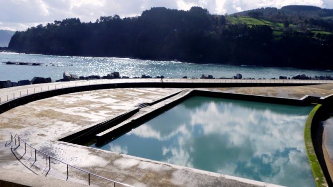 Piscina: foto en Mutriku