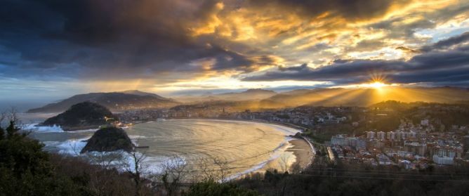 la puerta al cielo: foto en Donostia-San Sebastián