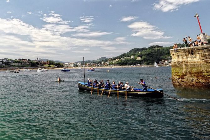 Saliendo del puerto: foto en Donostia-San Sebastián