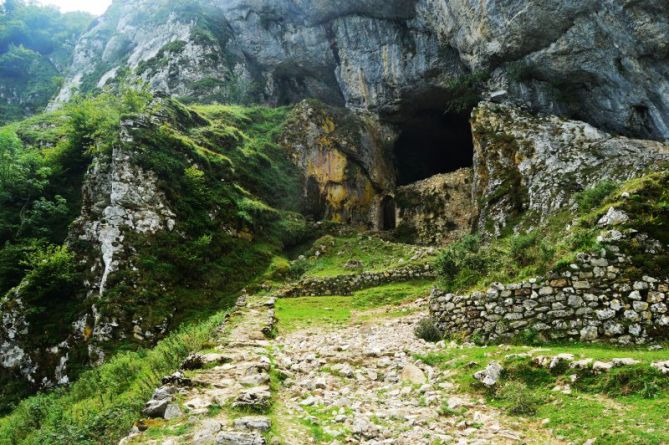 san adrianeko koba: foto en Zegama