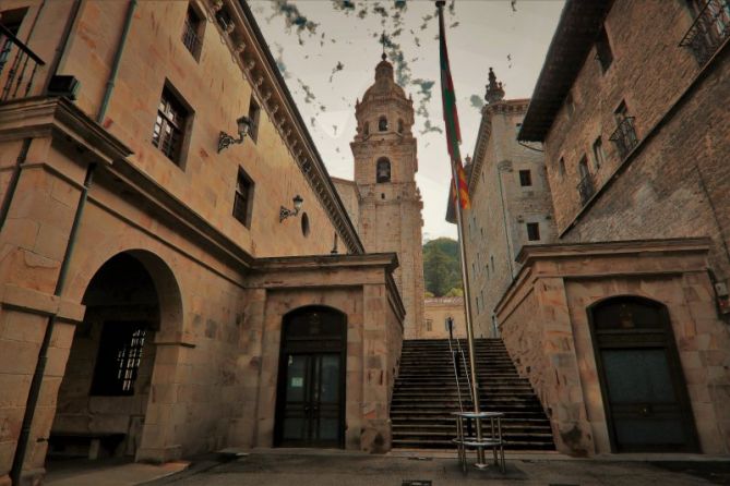 SAN PEDRO DESDE LA PLAZA: foto en Bergara