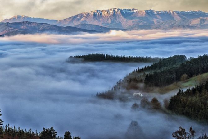 SOBRE LA NIEBLA: foto en Gaintza