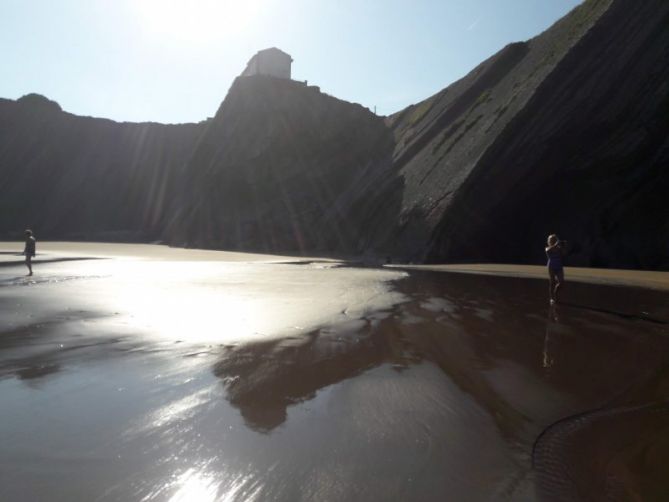 Sol ,arena y mar.: foto en Zumaia