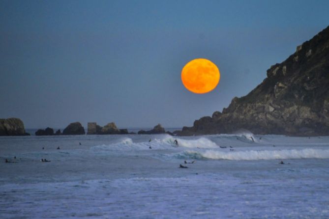 Super luna : foto en Zarautz