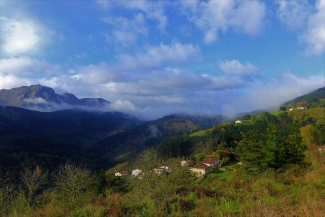 EL UDALAITZ Y CASERÍOS DE ANGUIOZAR: foto en Bergara