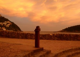 Uhartea ta Igeldo Besarkatzen.