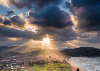 ULTIMAS LUCES SOBRE ZARAUTZ