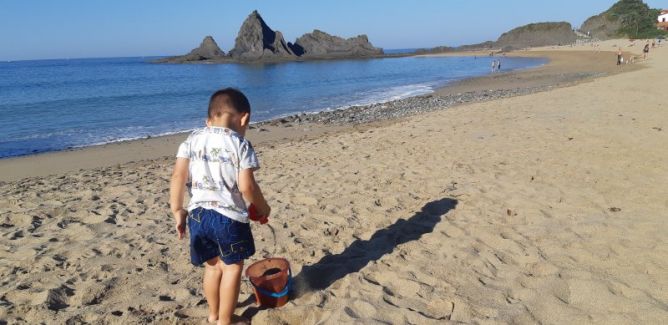 Últimos dias de playa: foto en Mutriku