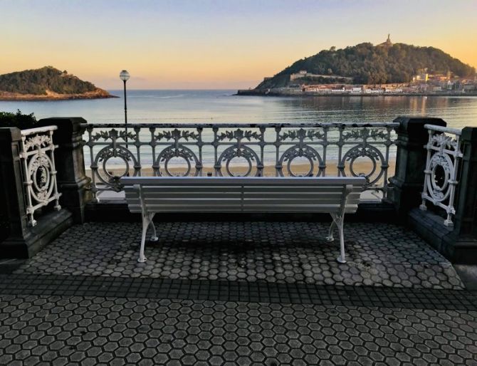 Una mirada al mar: foto en Donostia-San Sebastián