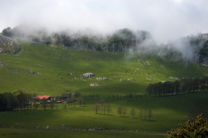 urbiako fonda: foto en Oñati