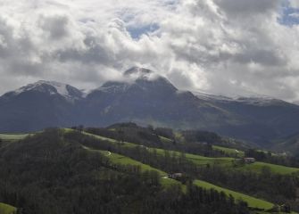 Zelai berdeen gainetik Txindoki