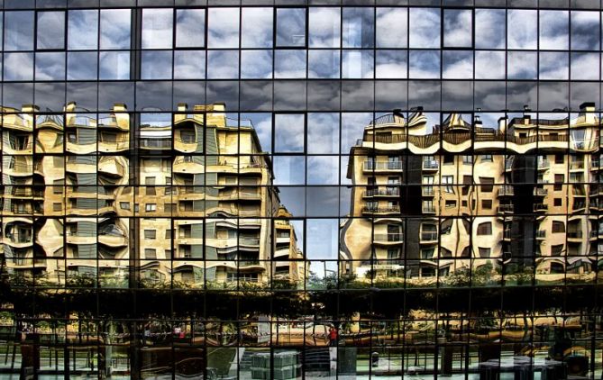 Fachada de la Seguridad Social: foto en Donostia-San Sebastián