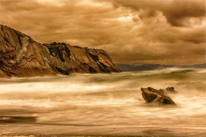 Tormenta: foto en Zumaia