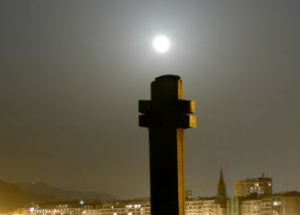 Abrazo a la Luna llena