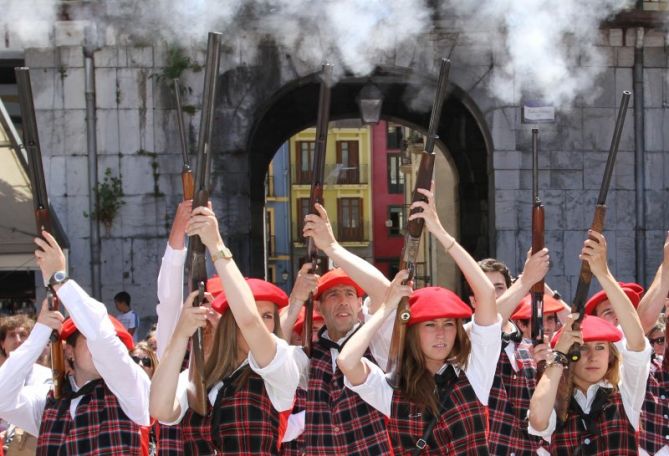 Alarde de escopeteros : foto en Tolosa