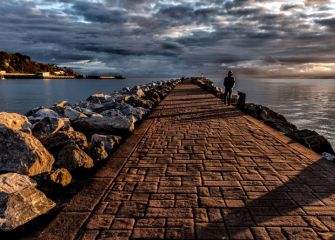 amanece sobre Hondarribi