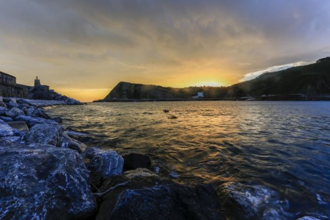 Amanecer en la costa: foto en Zumaia