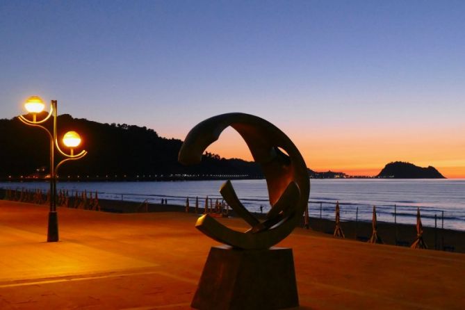 Anochecer en la playa de Zarautz : foto en Zarautz