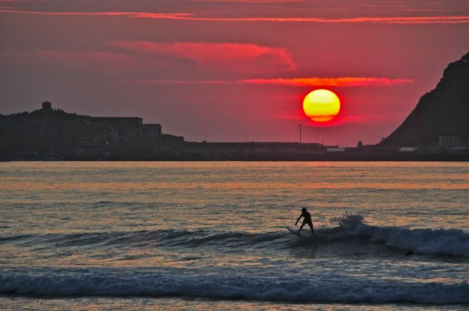 Anochecer en la playa de Zarautz : foto en Zarautz