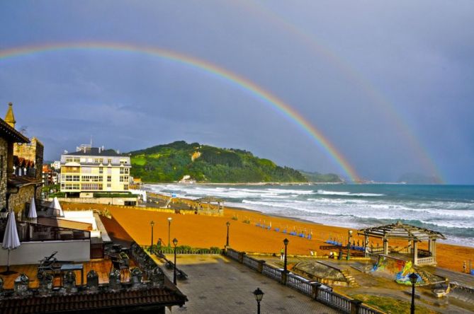 Arco iris en la playa de Zarautz : foto en Zarautz