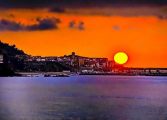 Atardecer con colores fuertes 