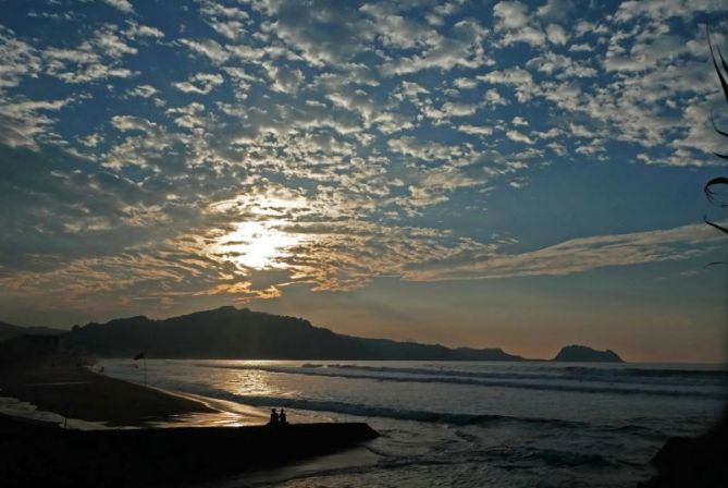 Atardecer en la costa: foto en Zarautz