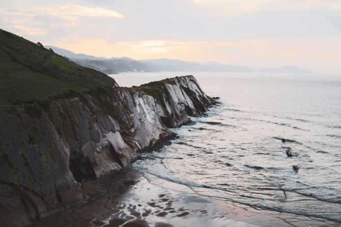 Atardecer en el Flysch: foto en Zumaia