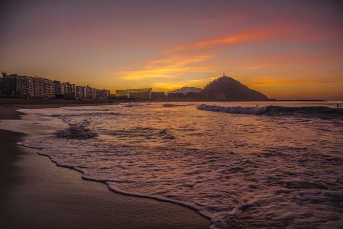 Atardecer en la Zurriola: foto en Donostia-San Sebastián