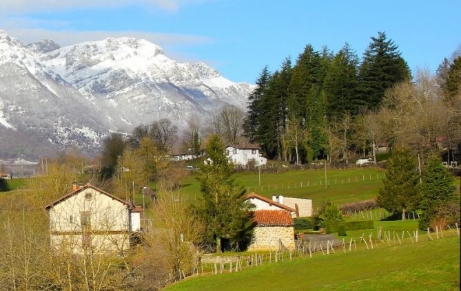 Barrio montañes: foto en Zegama