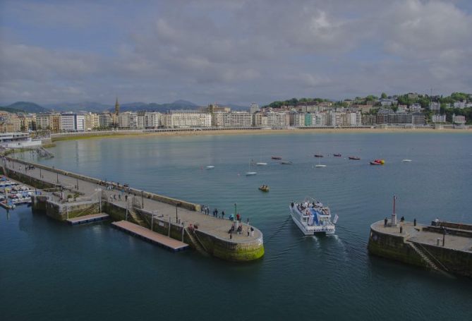 Catamarán y la Bahia: foto en Donostia-San Sebastián