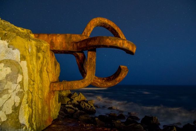 Chillida de cuento: foto en Donostia-San Sebastián