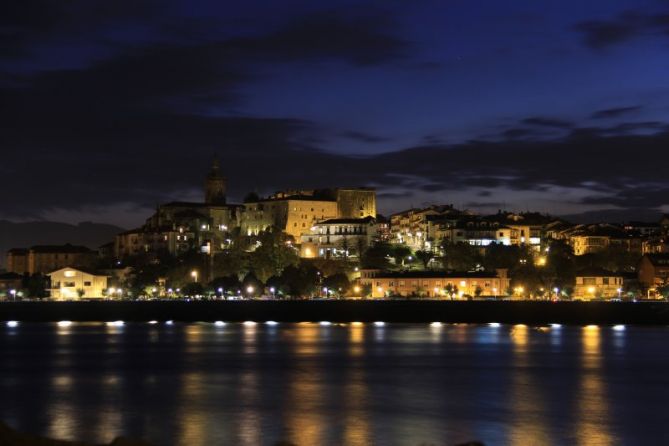 Cielo estrellado sobre Hondarribi: foto en Hondarribia