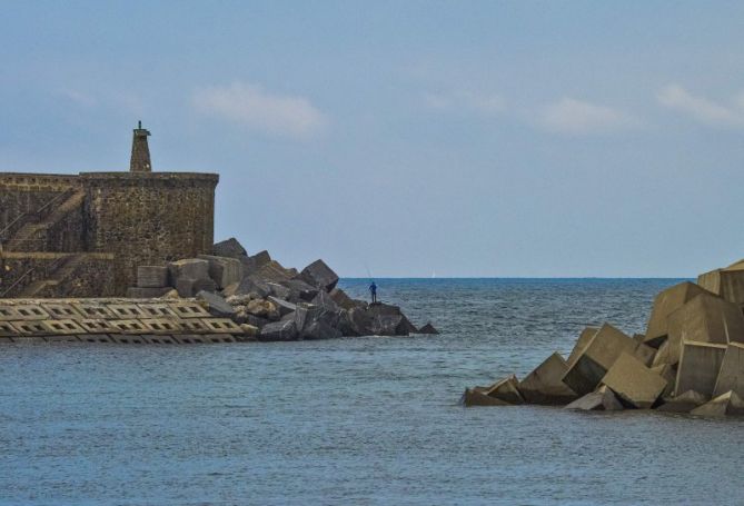 Cielo y mar azul: foto en Orio