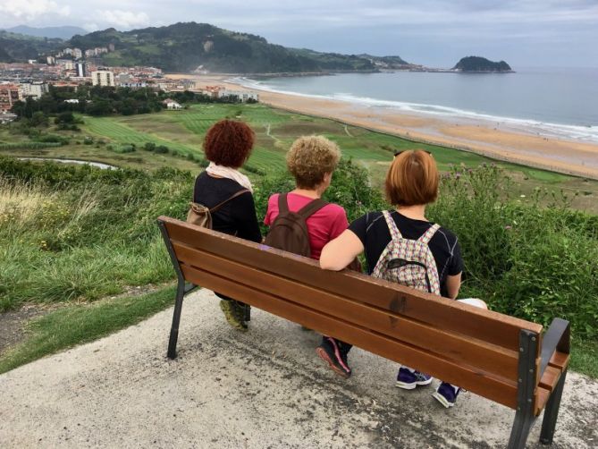 Contemplando el paisaje : foto en Zarautz