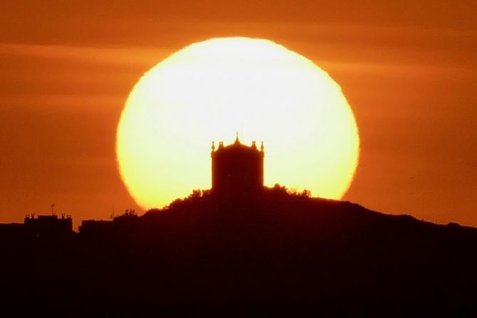 cuando se acuesta el Sol.......: foto en Getaria