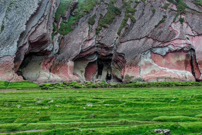 CUEVAS DE ITZURUN: foto en Zumaia