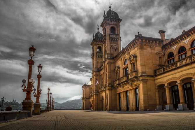 DONOSTIAKO UDALETXEA: foto en Donostia-San Sebastián