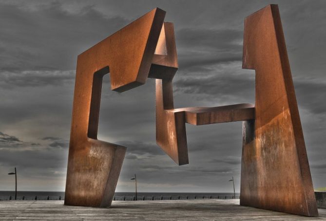 escultura: foto en Donostia-San Sebastián