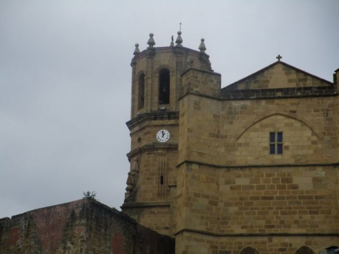 GETARIA A LA UNA: foto en Getaria