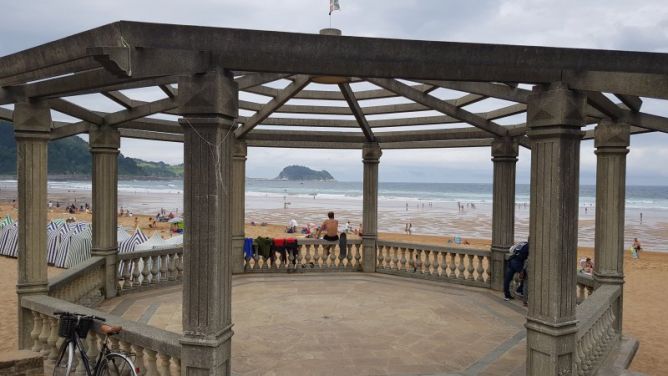 Glorieta en la playa de Zarautz: foto en Zarautz