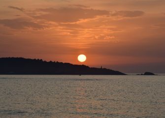 Higer Lurmuturra ilunabarrean