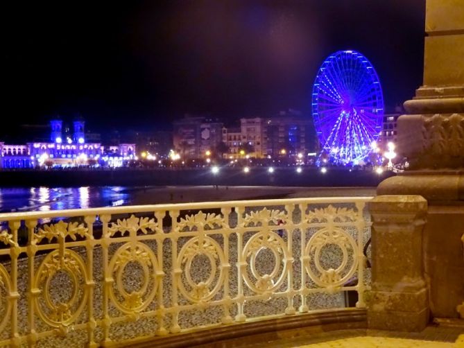 Hiru ikur elkarrekin: foto en Donostia-San Sebastián