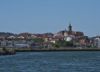 Hondarribia y el río y el mar