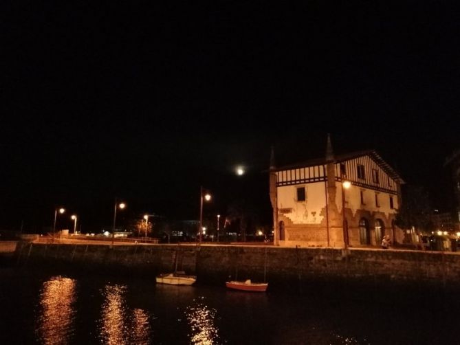 ilargi betea : foto en Zumaia