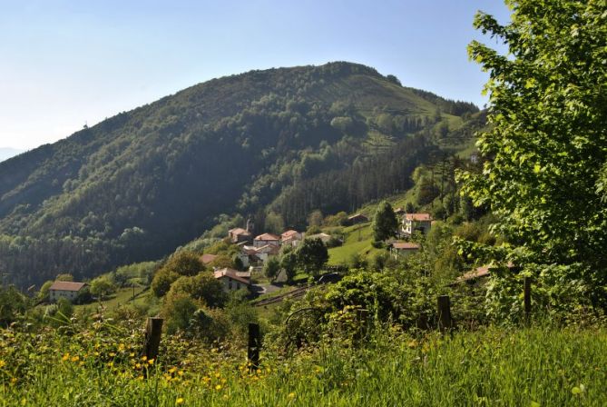 Illaun mendiaren magalean: foto en Beizama