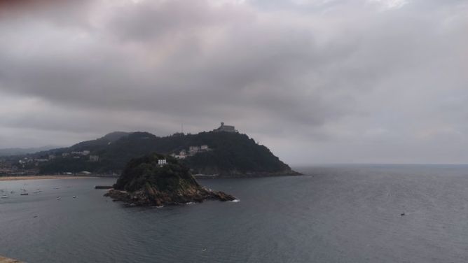 La isla desde el paseo nuevo: foto en Donostia-San Sebastián