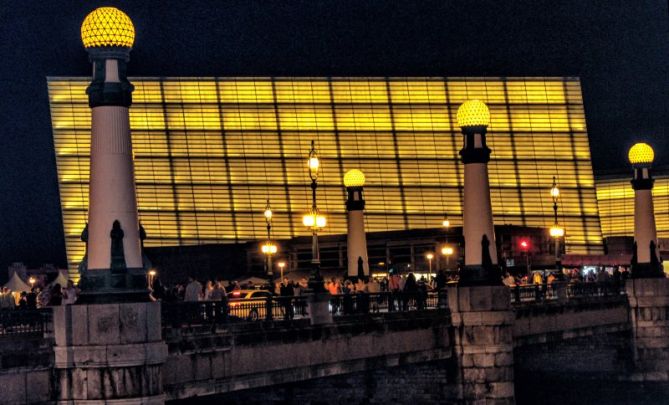 Kursaal de noche: foto en Donostia-San Sebastián