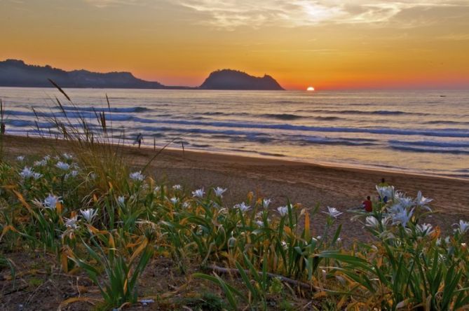 Las Dunas y la puesta de Sol : foto en Zarautz