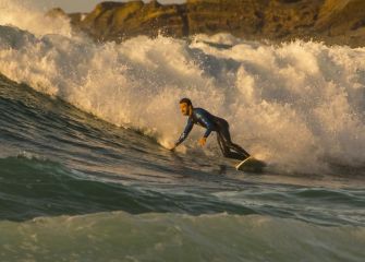 Llevando la ola de la mano