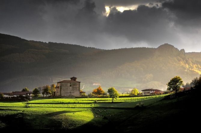 Luces en Apotzaga: foto en Eskoriatza